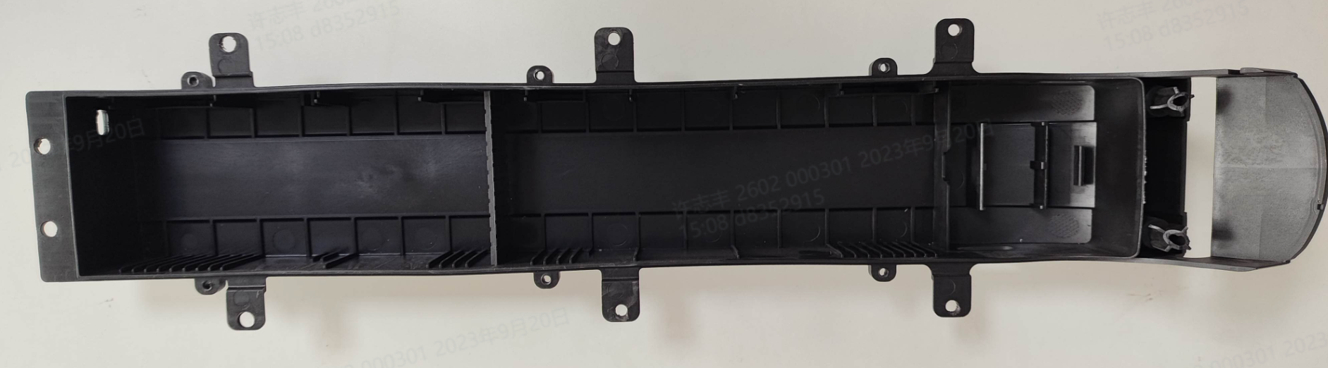 lower housing assembly of battery