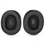 Coussinets noirs JBL sur fond blanc avec ombres douces